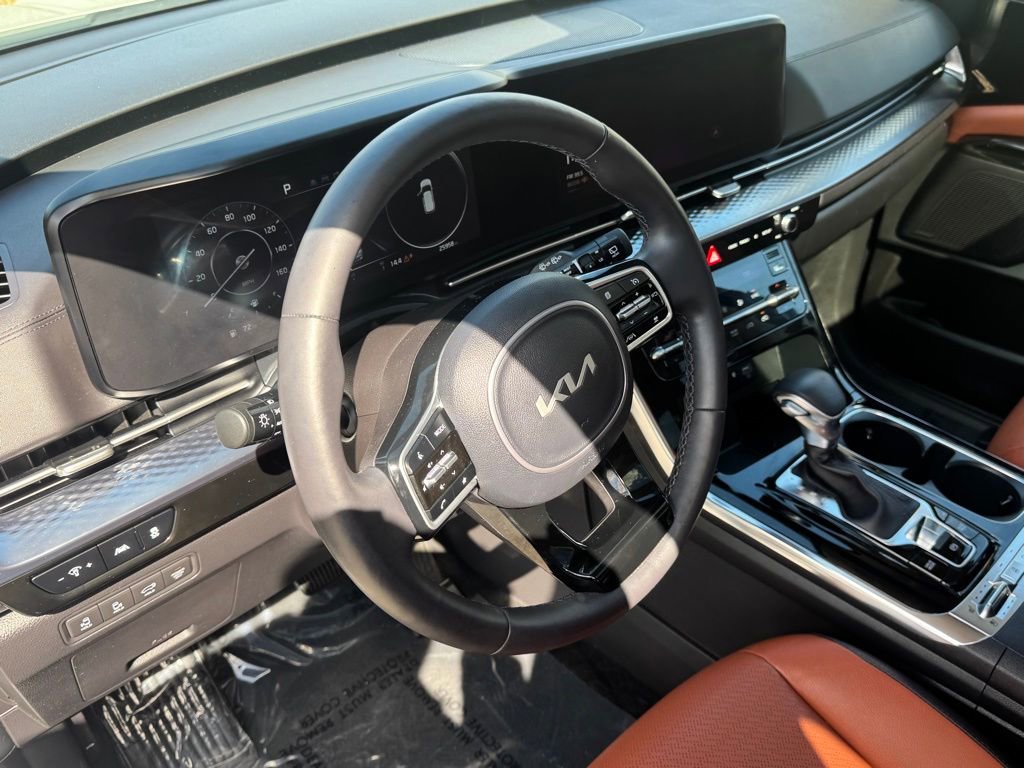 Used 2024 Kia Carnival SX Prestige image 17