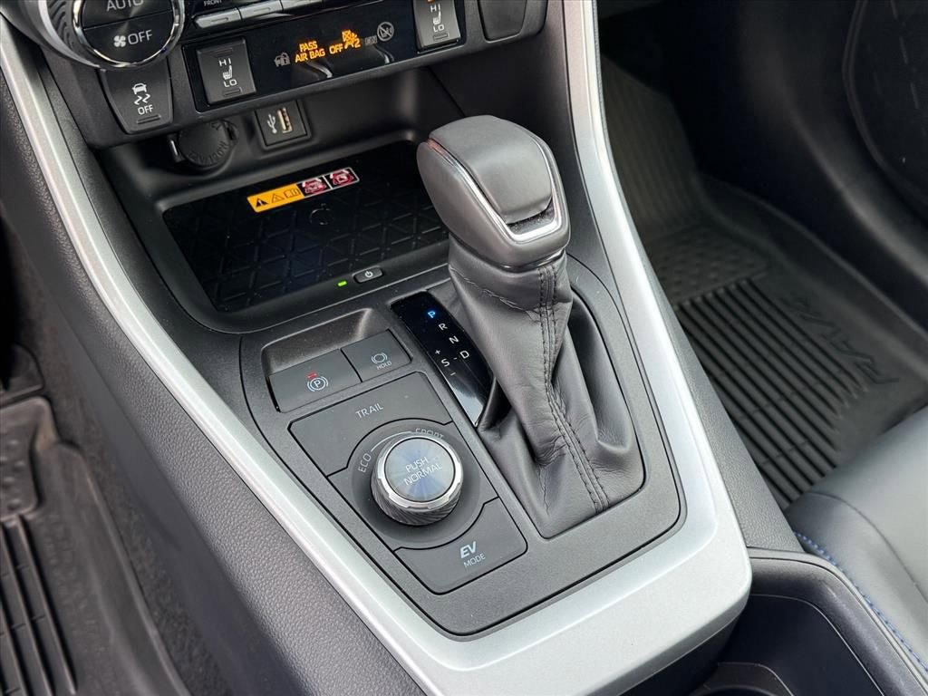 Used 2025 Toyota RAV4 XSE w/ Advanced Technology Package image 21