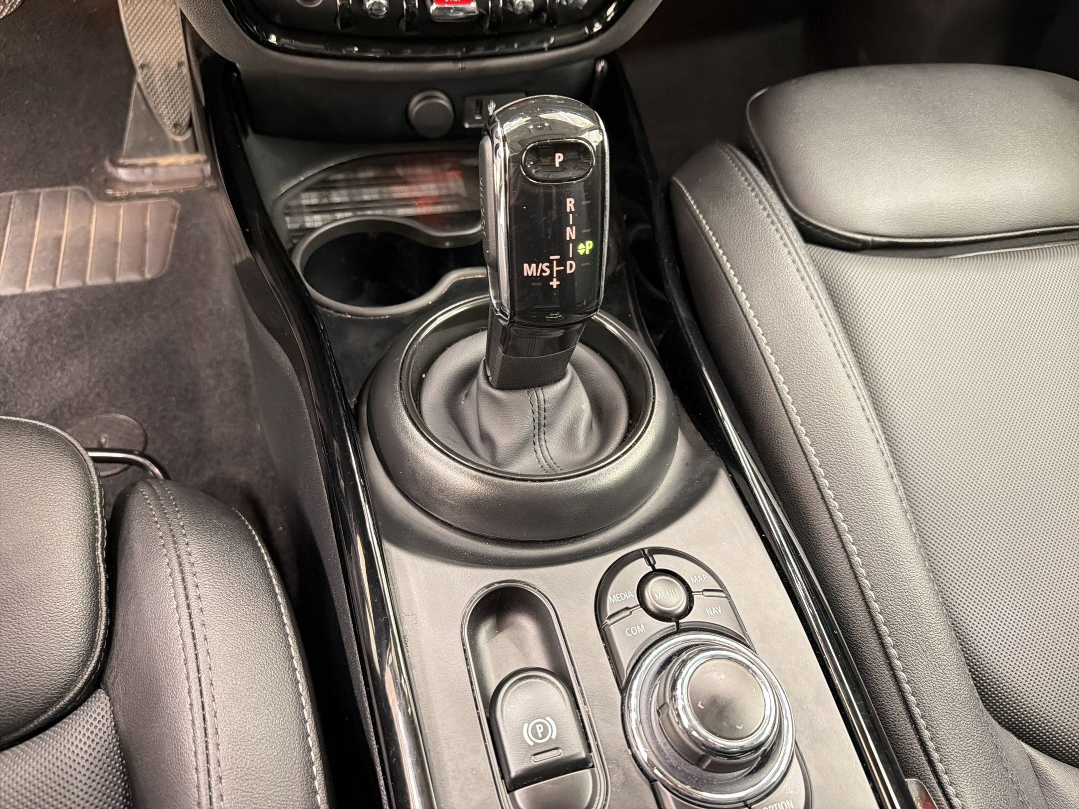 Certified 2024 MINI Cooper Clubman S FWD image 17