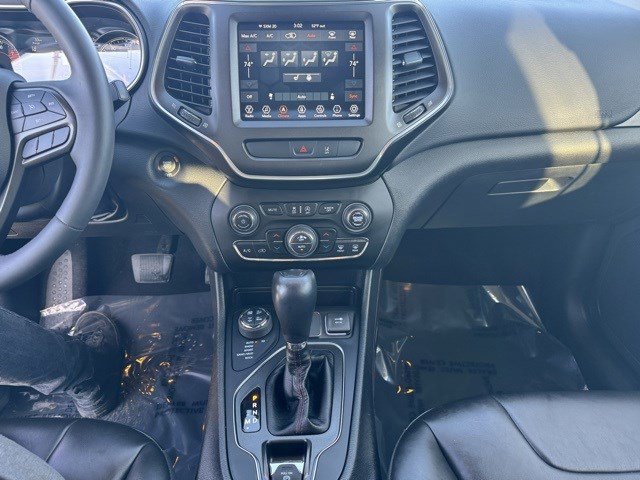 Used 2022 Jeep Cherokee Trailhawk w/ Comfort/Convenience Group image 18