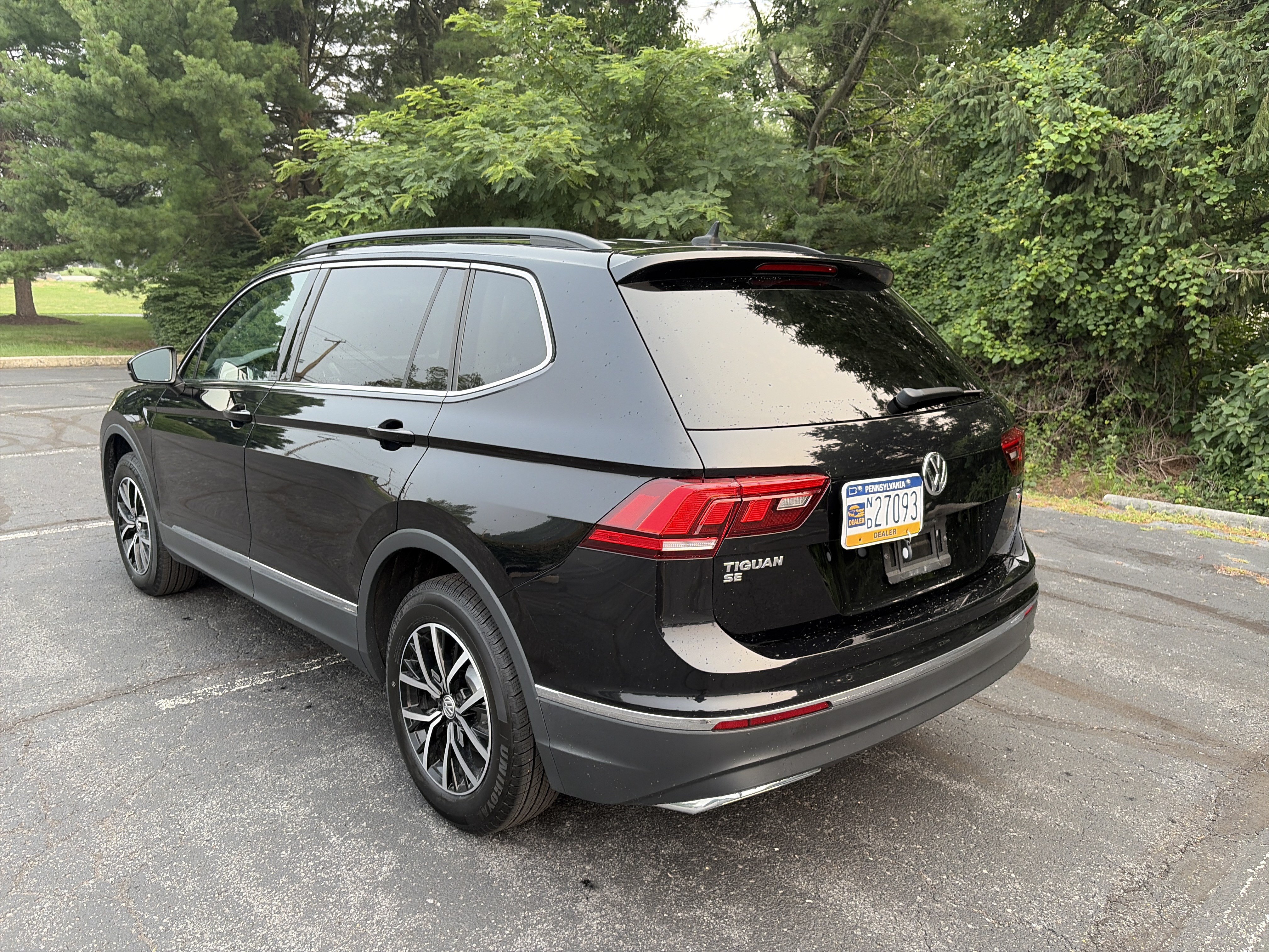 Used 2021 Volkswagen Tiguan SE w/ Panoramic Sunroof Package AWD/4WD image 7