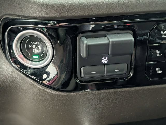 Certified 2023 Chevrolet Silverado 1500 LTZ w/ Technology Package AWD/4WD image 24