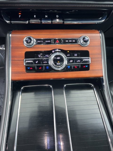 Used 2023 Lincoln Aviator Reserve w/ Equipment Group 201A image 12