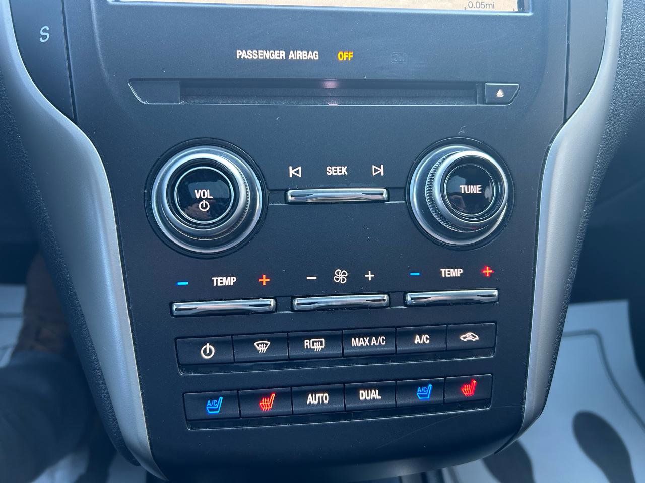 Used 2016 Lincoln MKC Reserve w/ Lincoln MKC Climate Package image 28