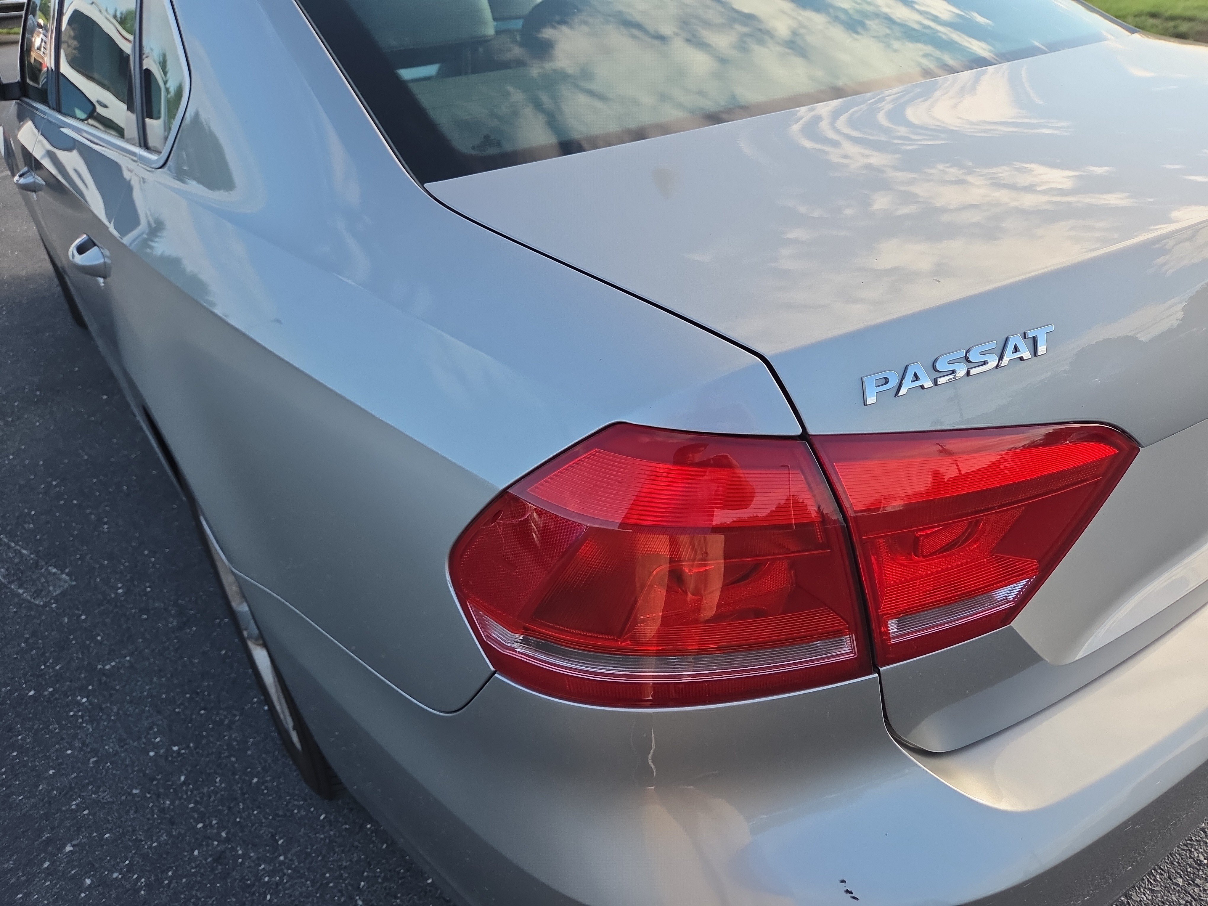 Used 2012 Volkswagen Passat 2.5 SE FWD image 12