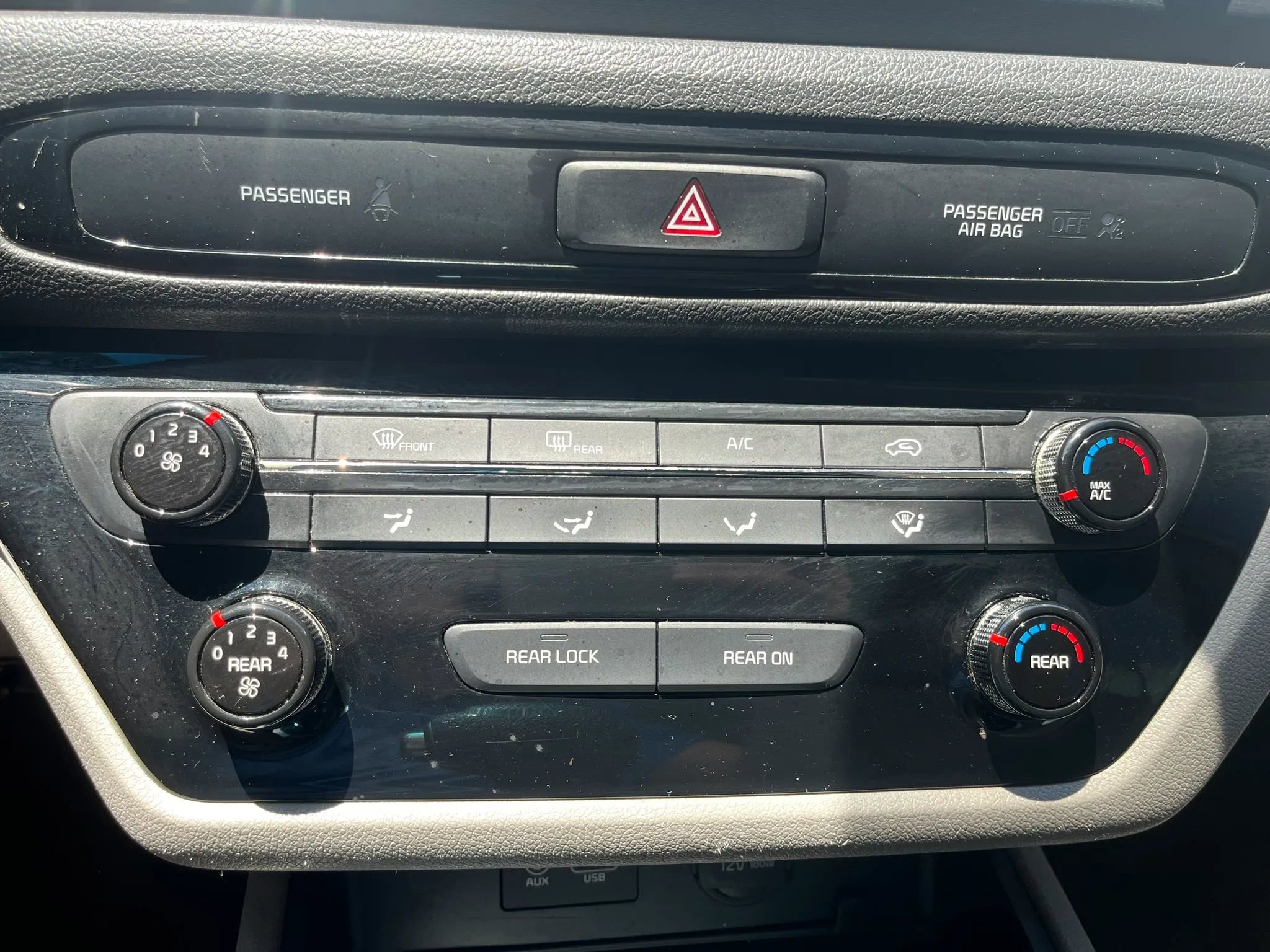 Used 2019 Kia Sedona LX FWD image 23