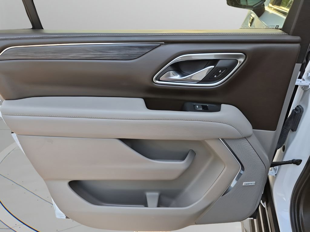 Used 2023 GMC Yukon XL SLT w/ SLT Premium Package image 17