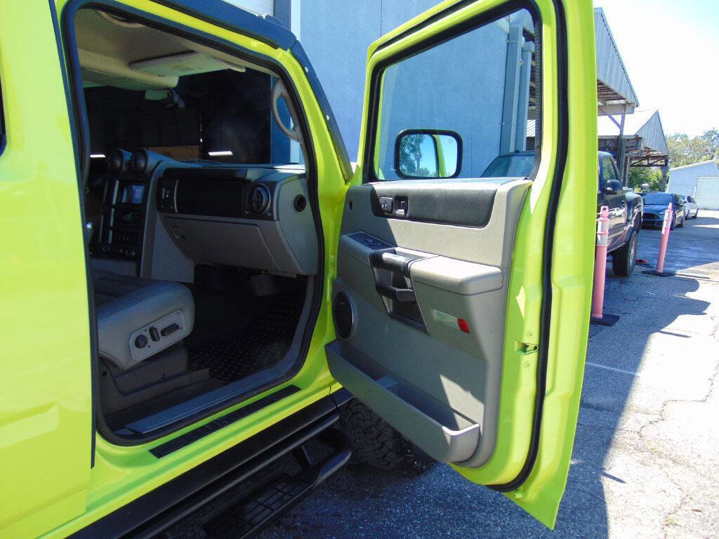 Used 2004 HUMMER H2 w/ Preferred Equipment Group image 33