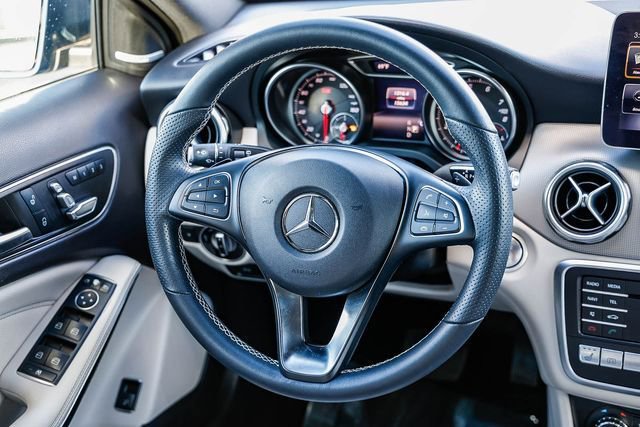 Used 2020 Mercedes-Benz GLA 250 4MATIC image 13