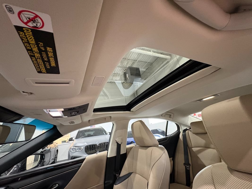 Used 2019 Lexus ES 350 w/ Premium Package FWD image 43