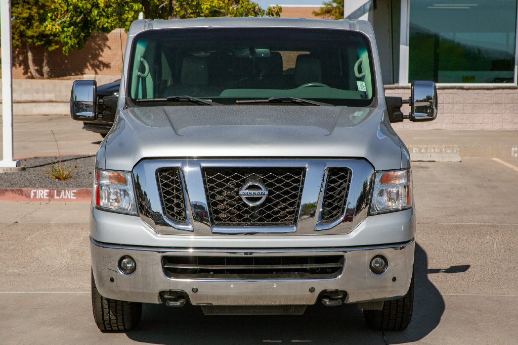 Used 2018 Nissan NV 3500 SL RWD image 3