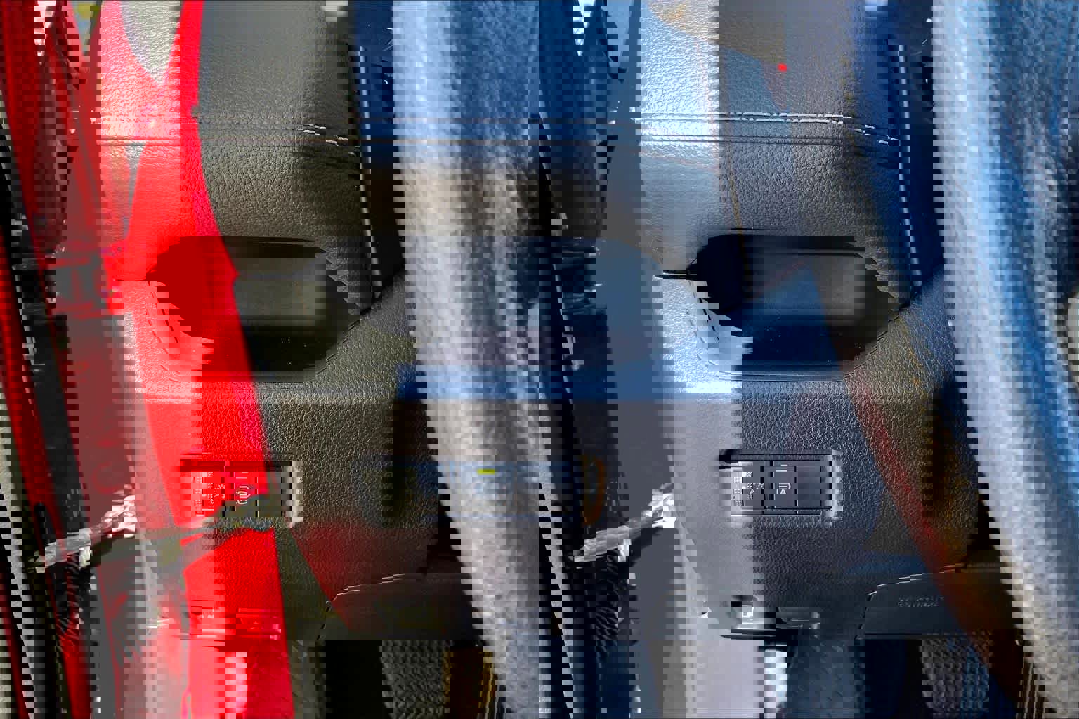 Used 2025 Toyota RAV4 LE image 32