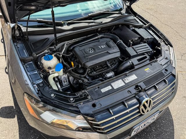 Used 2015 Volkswagen Passat 1.8T SEL Premium FWD image 12