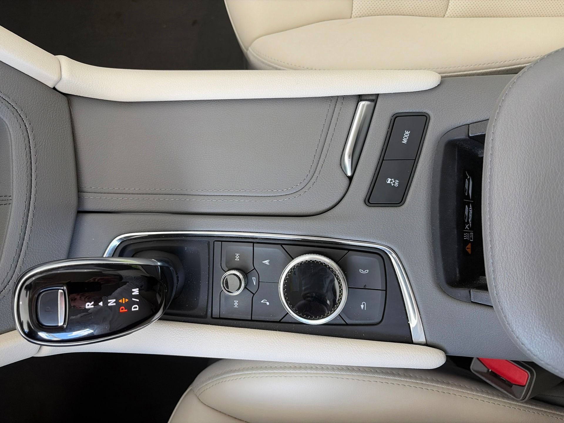 Used 2023 Cadillac XT5 Premium Luxury FWD image 16