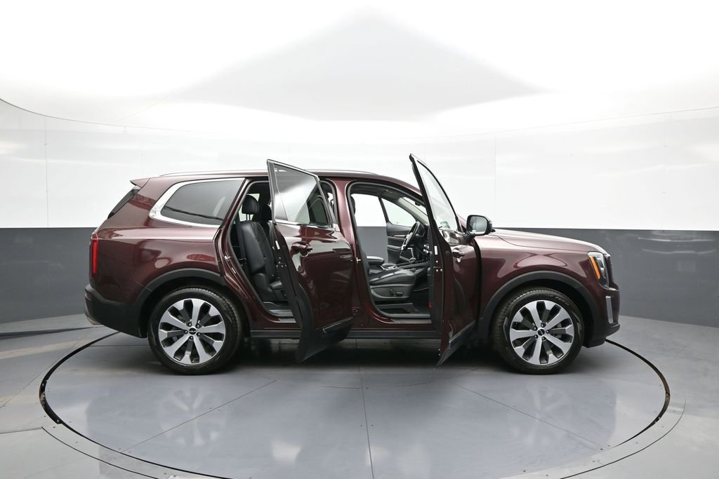 Certified 2022 Kia Telluride EX w/ EX Premium Package FWD image 44