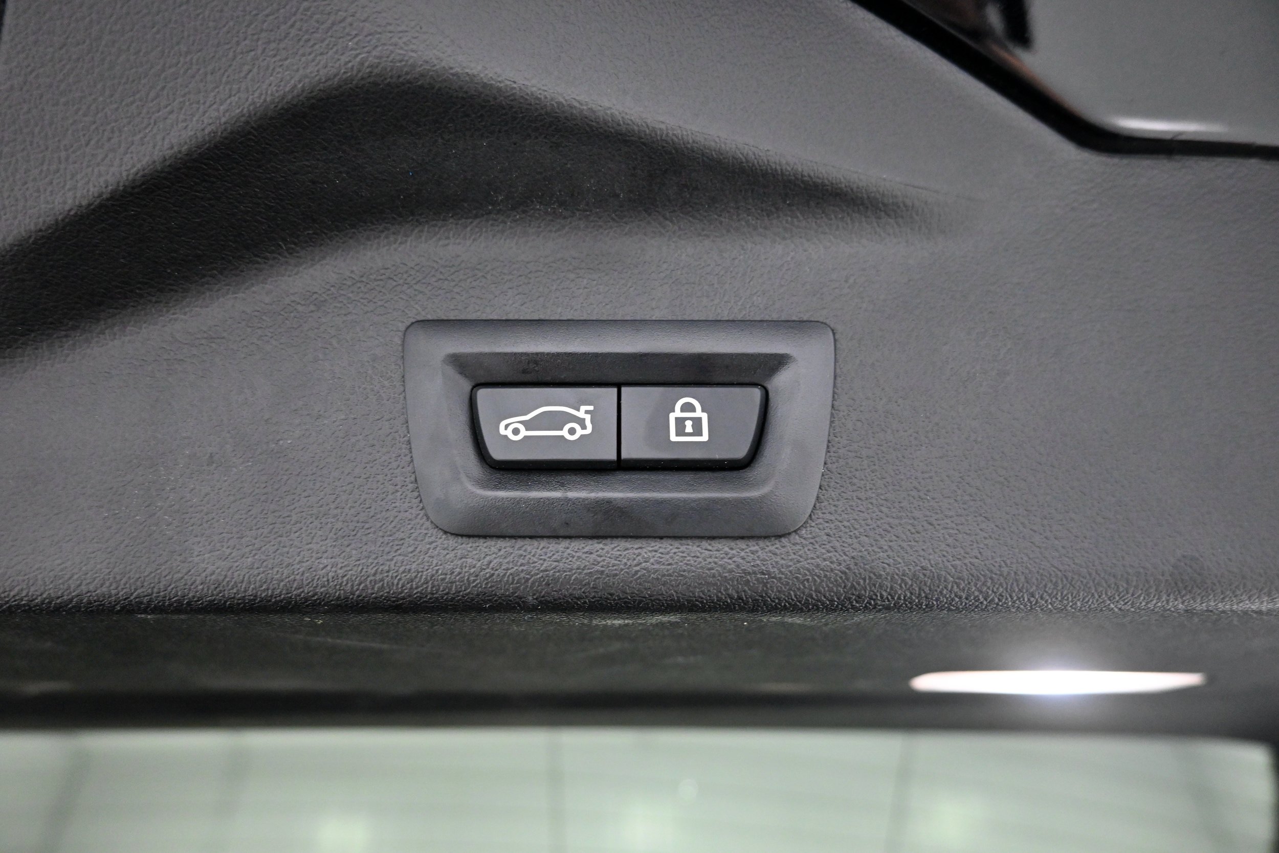 Used 2019 BMW X5 xDrive40i w/ Convenience Package AWD/4WD image 37