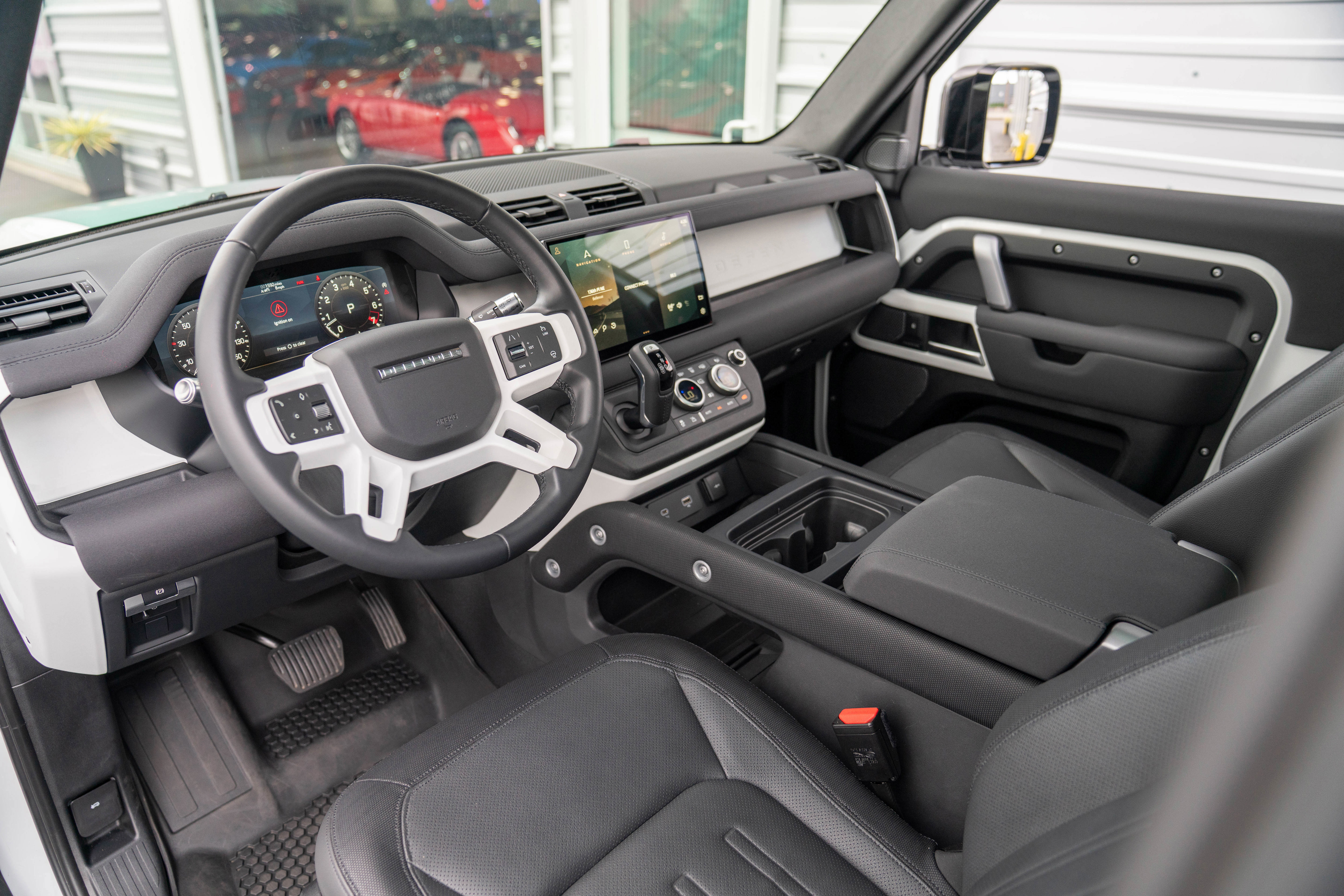 Used 2022 Land Rover Defender 90 X-Dynamic S image 11