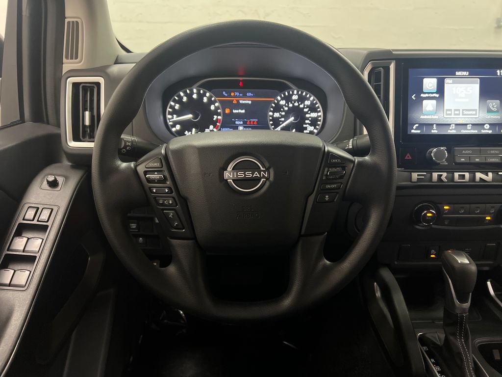 Used 2025 Nissan Frontier SV w/ Tow Package RWD image 16