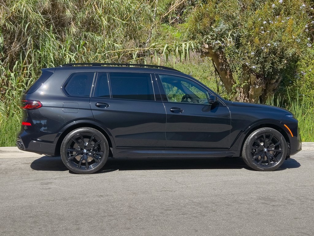 New 2026 BMW X7 M60i image 4