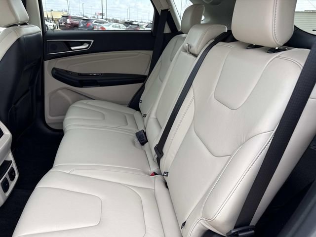 Used 2020 Ford Edge Titanium image 15