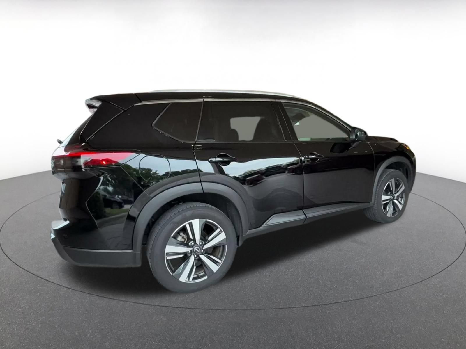 Used 2026 Nissan Rogue SL FWD image 14