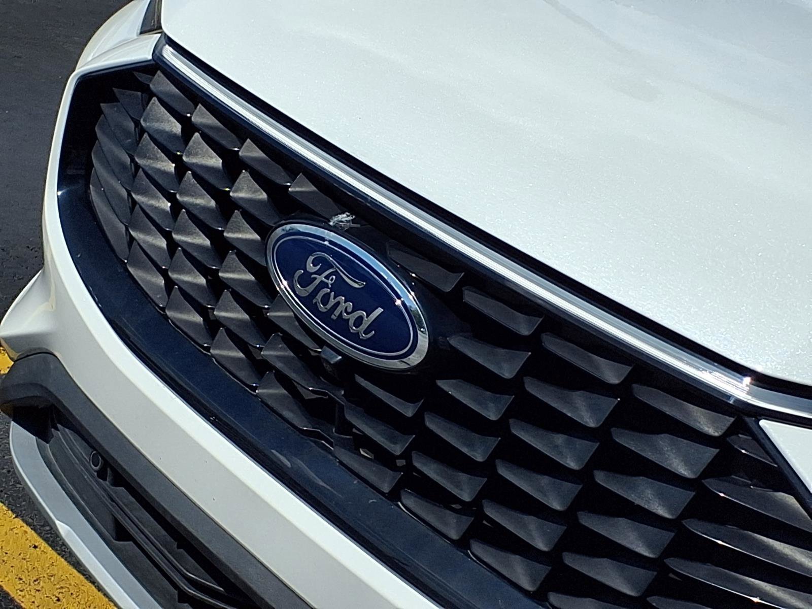 Used 2023 Ford Escape Platinum AWD/4WD image 34