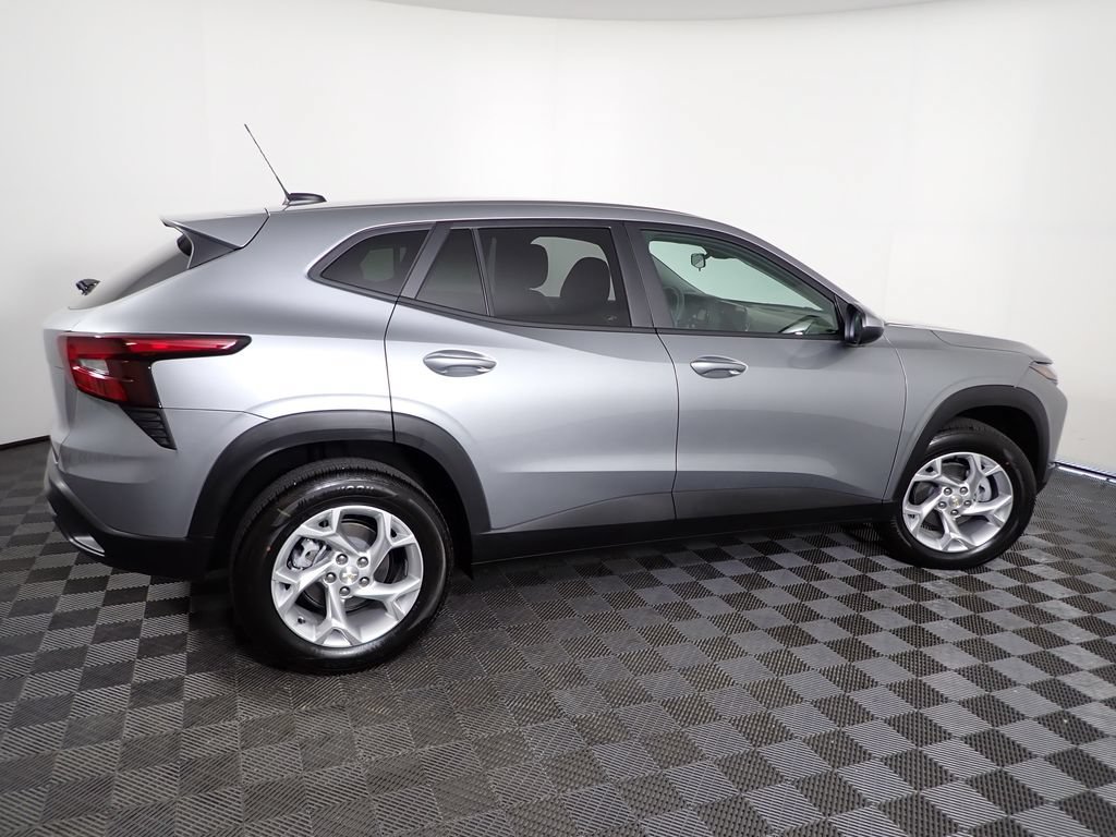 New 2026 Chevrolet Trax LS w/ LS Convenience Package FWD image 17