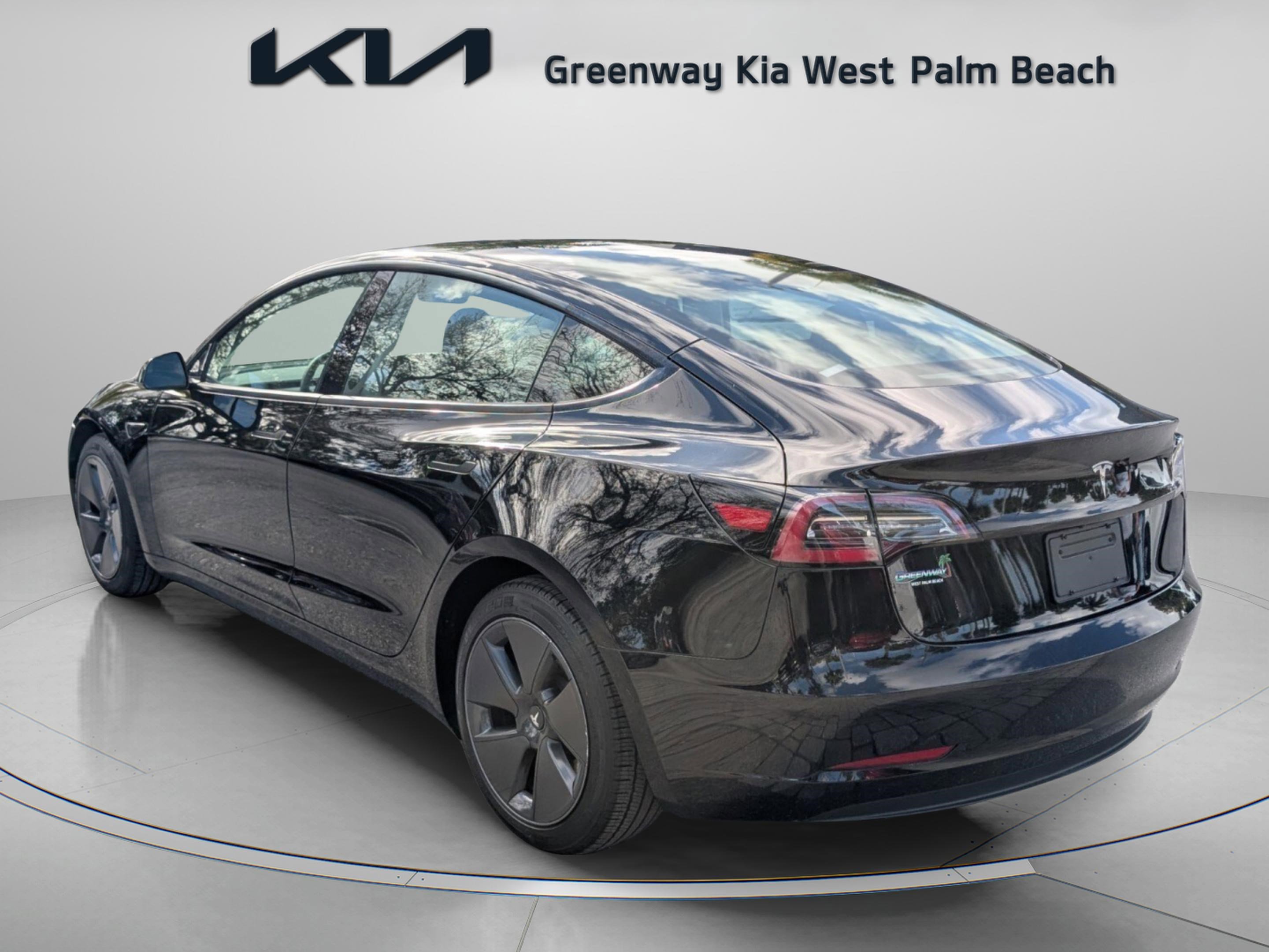 Used 2023 Tesla Model 3 Standard Range image 5