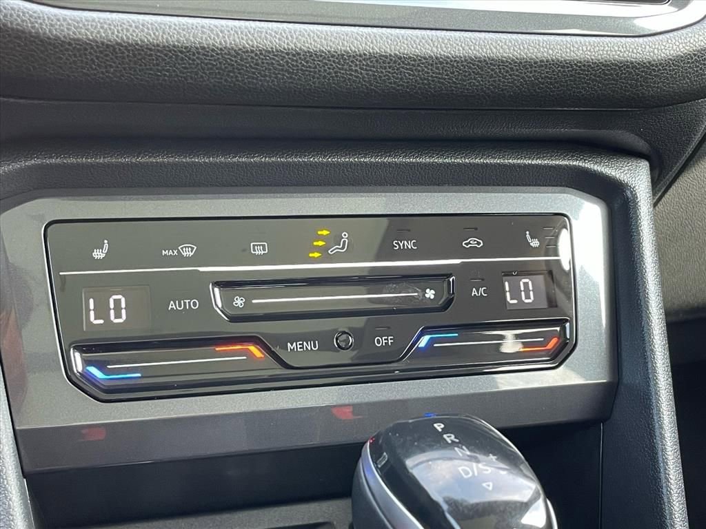 Used 2022 Volkswagen Tiguan SE image 13