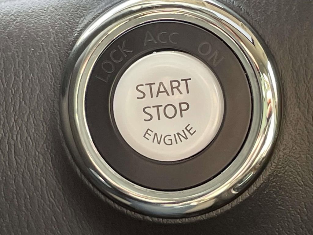 Used 2023 Nissan Armada SL w/ Captain's Chairs Package image 30