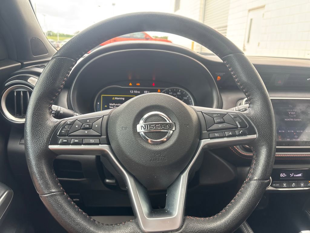 Used 2018 Nissan Kicks SR image 19