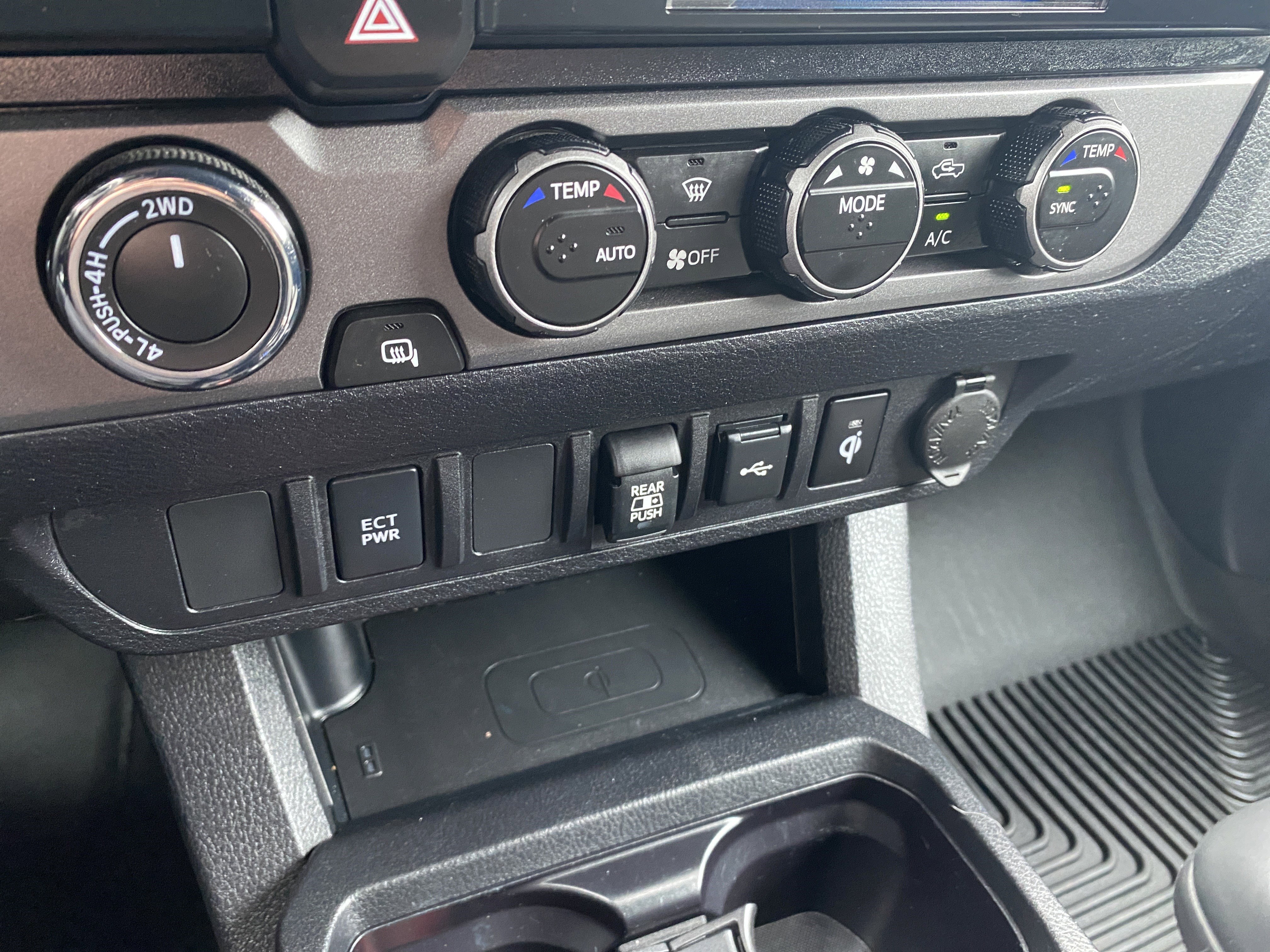 Used 2023 Toyota Tacoma TRD Off-Road image 31