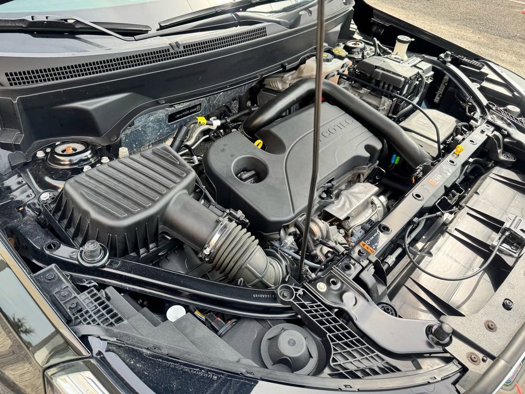 Used 2023 GMC Terrain SLT image 42