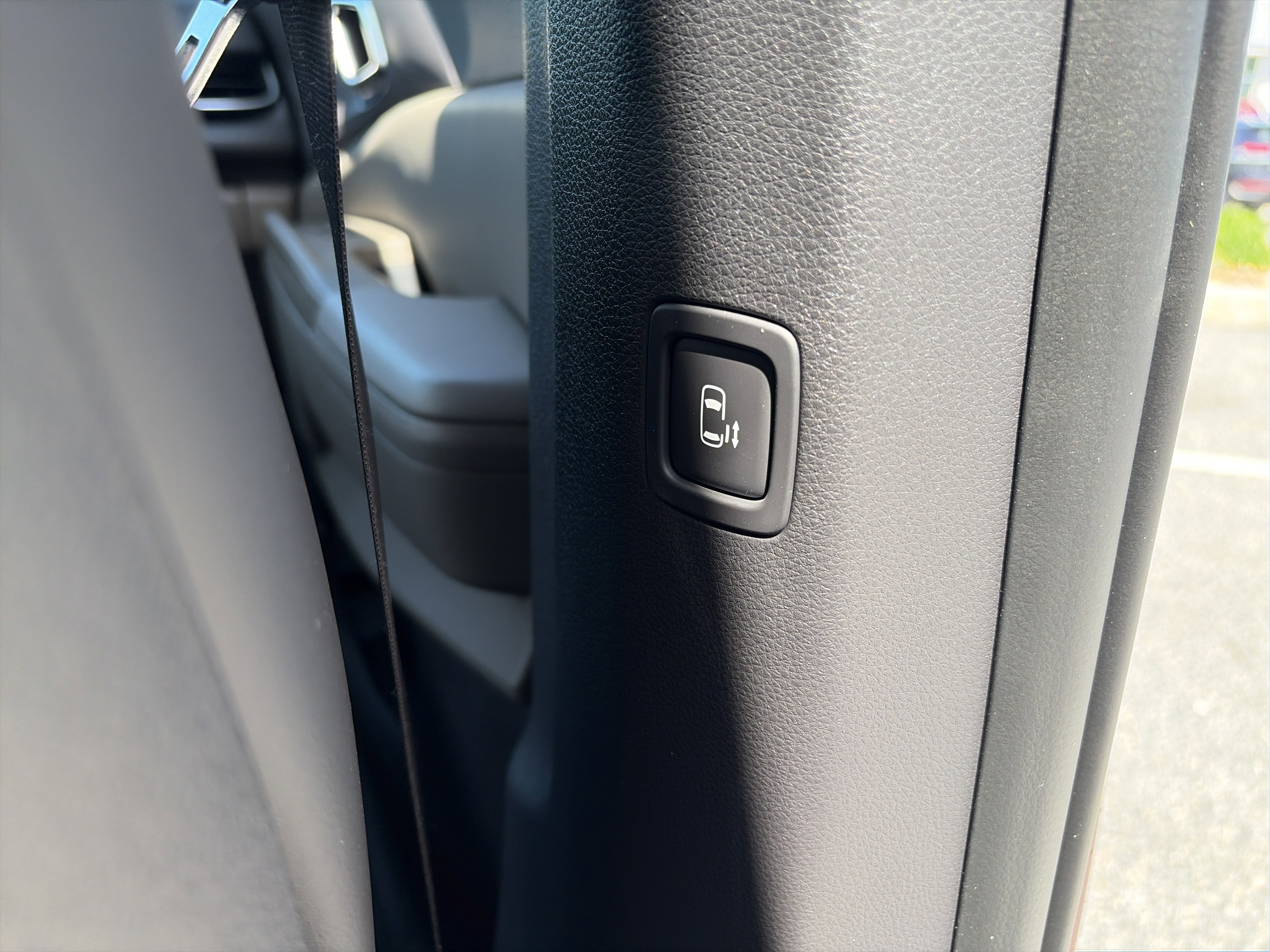 Used 2026 Kia Carnival EX FWD image 36