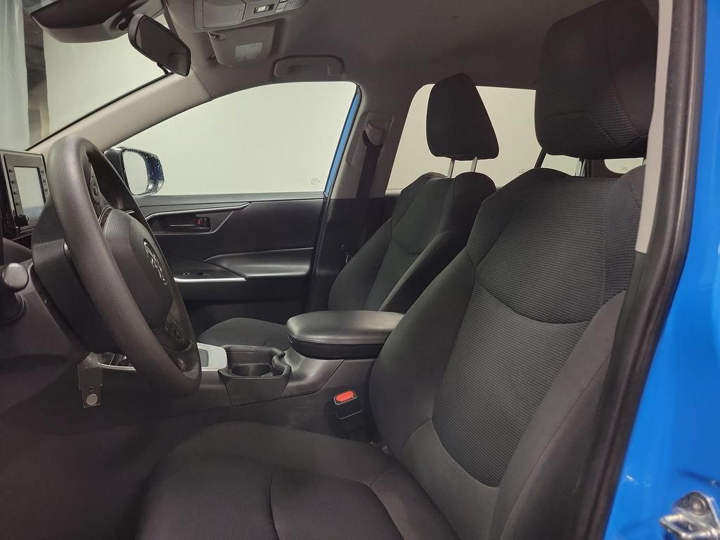 Used 2021 Toyota RAV4 LE AWD/4WD image 14
