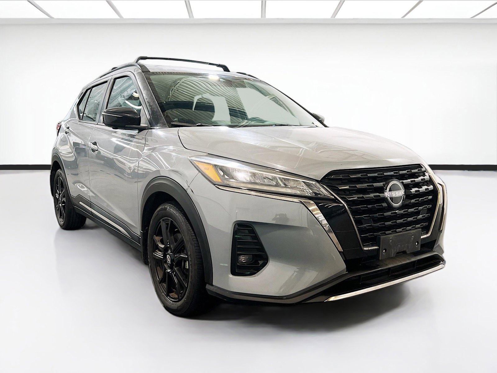 Used 2022 Nissan Kicks SR w/ Interior Electronics Package image 3