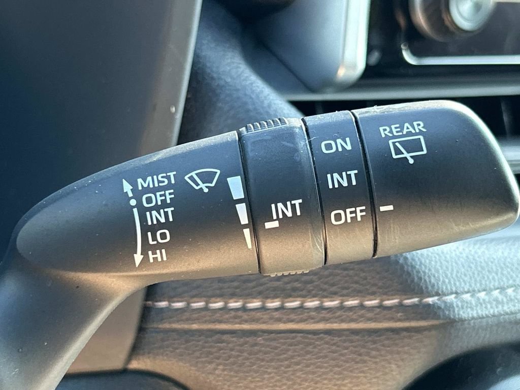 Used 2025 Toyota RAV4 XLE AWD/4WD image 32