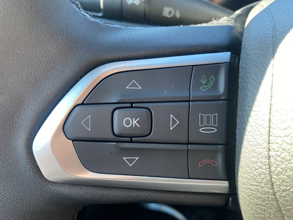 Used 2025 Jeep Compass Limited w/ High Altitude Package image 23