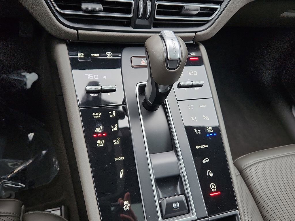 Certified 2023 Porsche Macan S image 16