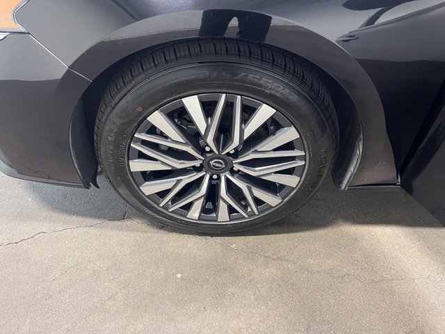 Used 2024 Nissan Altima 2.5 SV FWD image 31