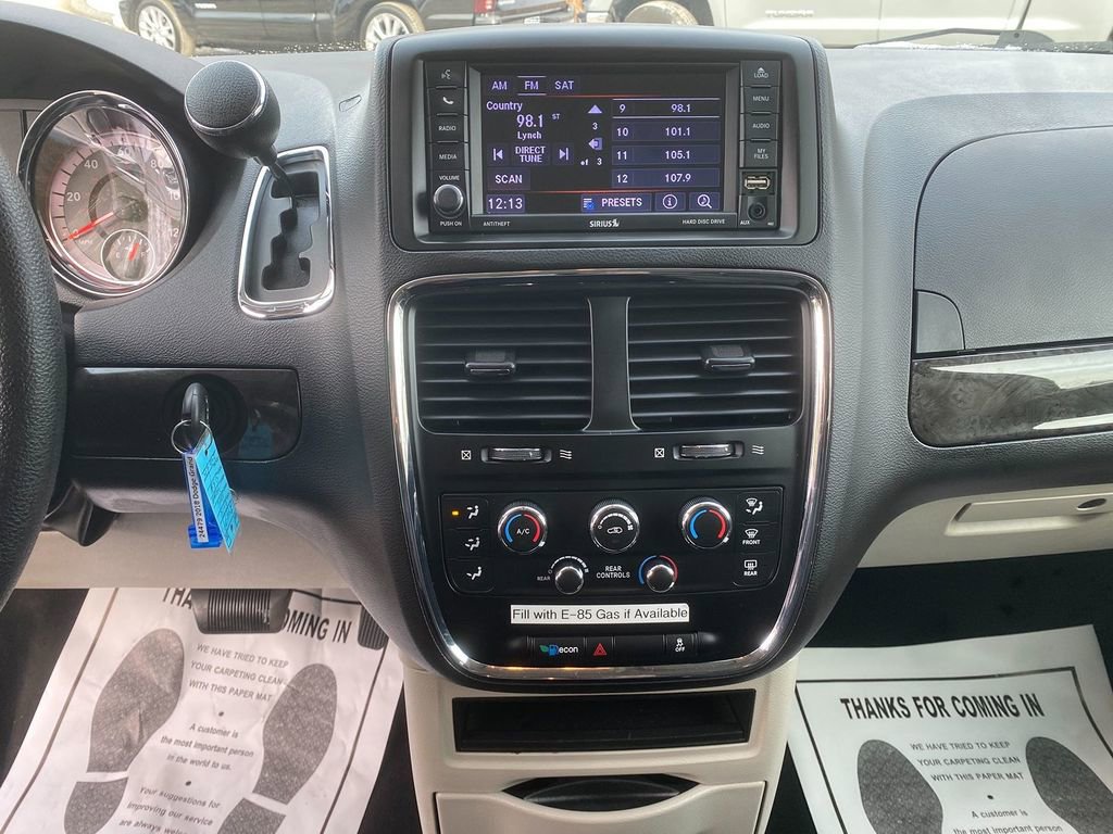 Used 2018 Dodge Grand Caravan SE w/ UConnect Hands-Free Group FWD image 20