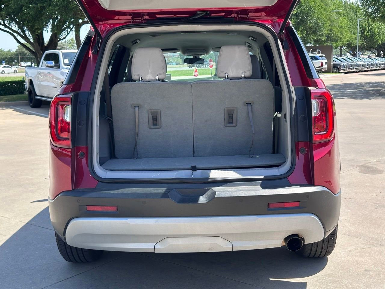 Used 2021 GMC Acadia SLE FWD image 11