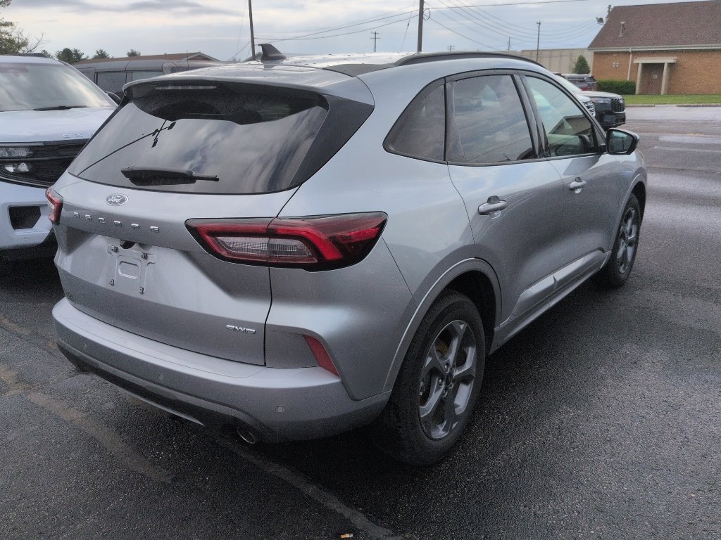 Certified 2023 Ford Escape ST-Line Select w/ Tech Pack #2 image 3