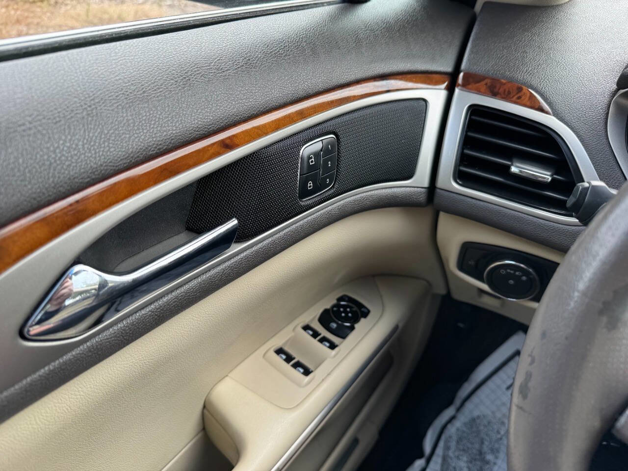 Used 2014 Lincoln MKZ AWD image 47