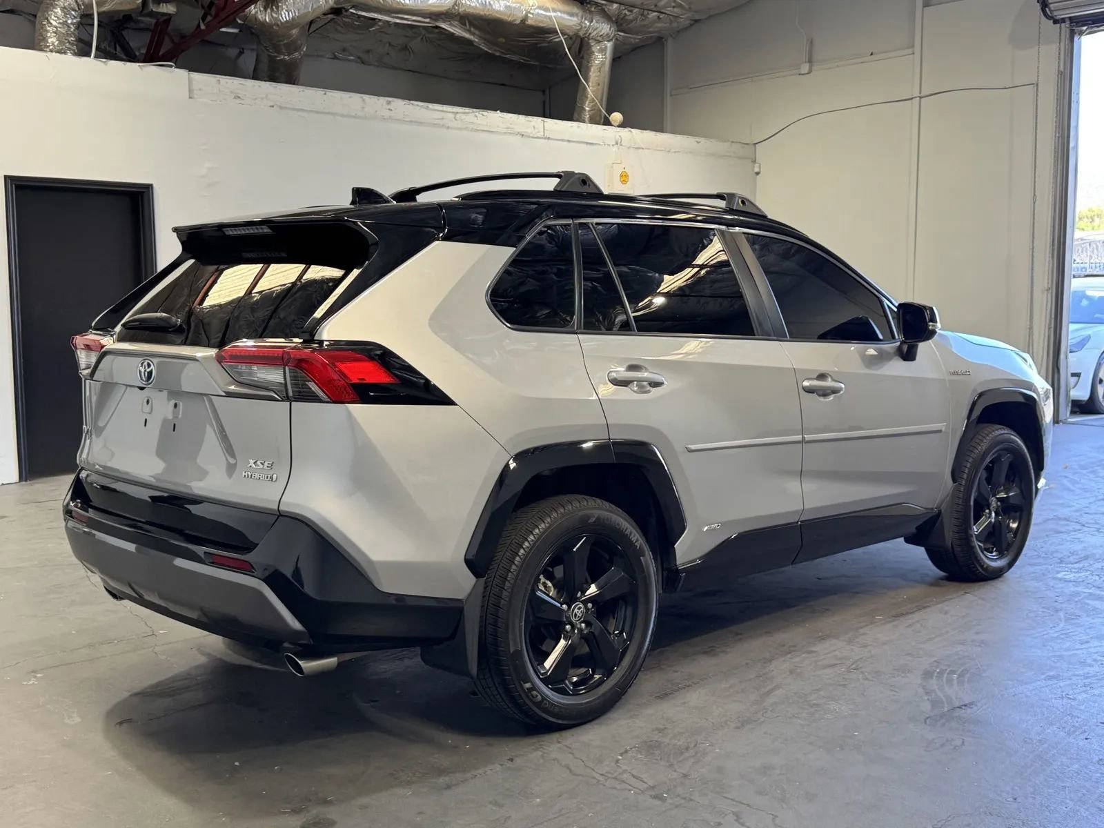 Used 2021 Toyota RAV4 XSE image 4