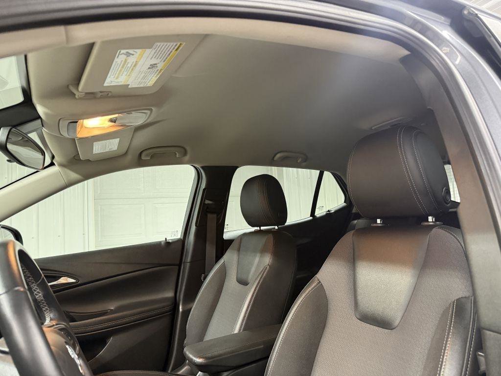 Used 2022 Buick Encore GX Select w/ Sport Touring Package AWD/4WD image 10