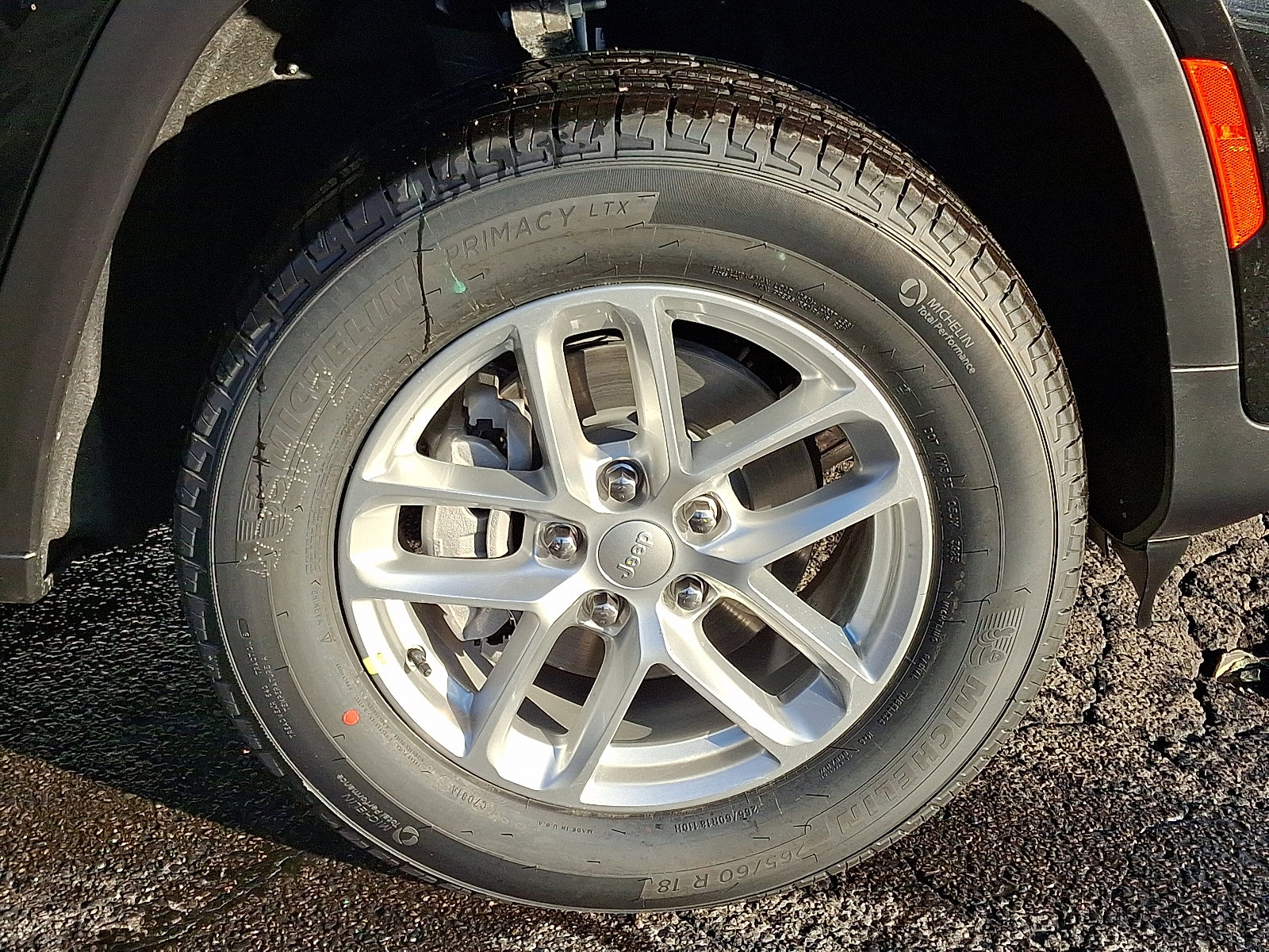 New 2025 Jeep Grand Cherokee Laredo X w/ Luxury Tech Group I image 8