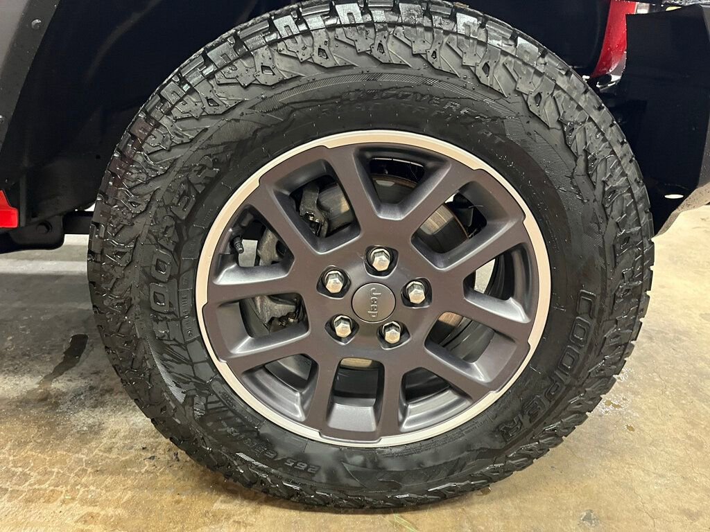 Used 2020 Jeep Gladiator Sport w/ Quick Order Package 24S image 12