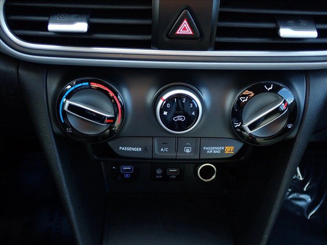 Used 2020 Hyundai Kona SEL AWD/4WD image 18