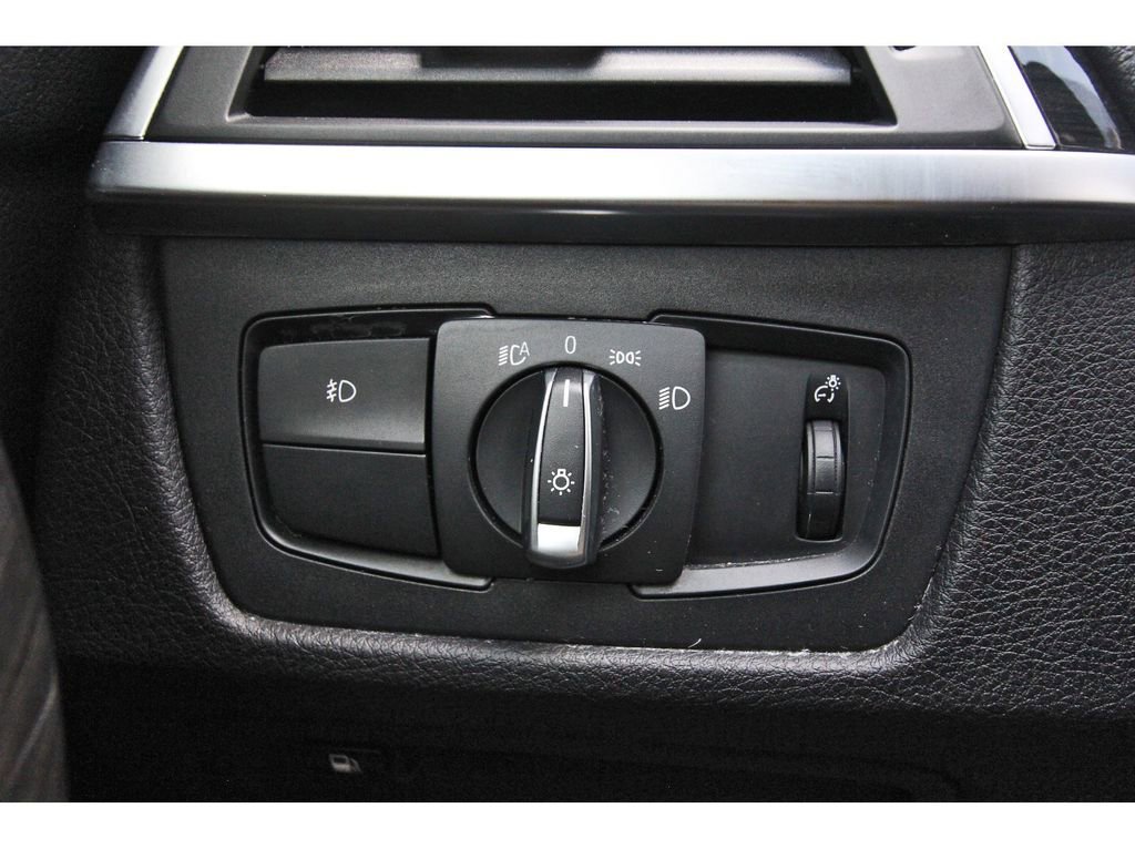 Used 2017 BMW 330e image 23